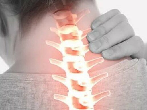 Болит шея с правой стороны от нее голова