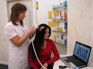 от чего болят волосы на голове у корней