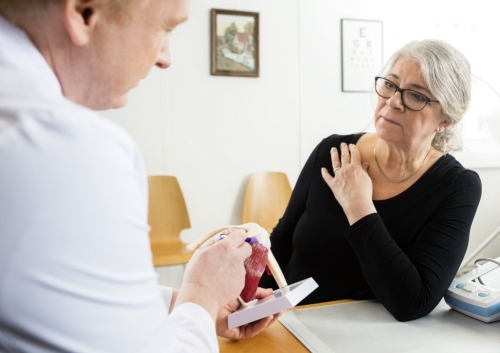 Ужасно болит левая лопатка и спина