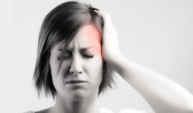 Почему болит левый висок головы и глаз что