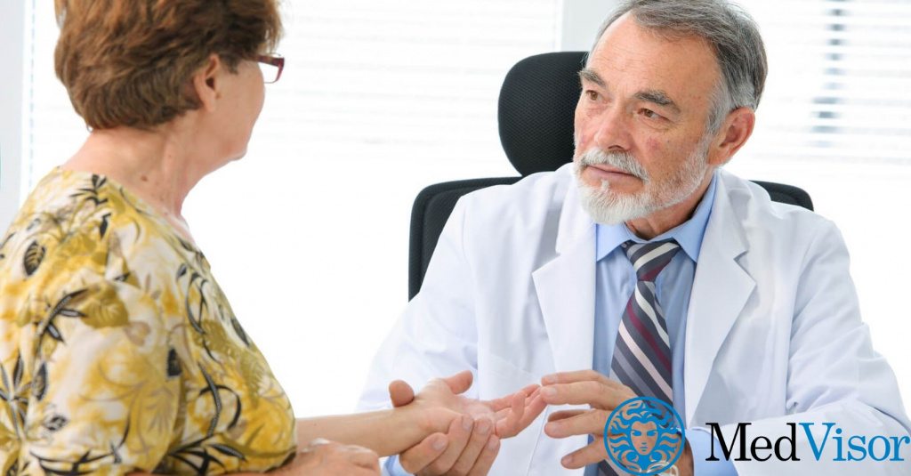 Прием у ревматолога Осеннее обострение болей в спине