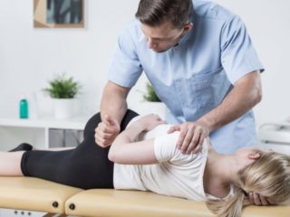 Хрустнул спиной теперь болит